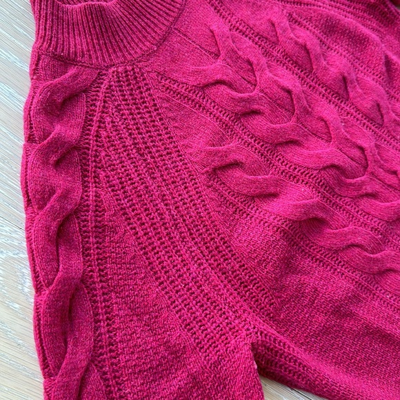 Like New Banana Republic MockNeck Cable Sweater in Fuchsia Italian Wool - Picture 7 of 9